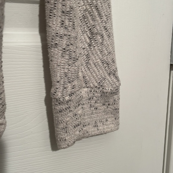 American Eagle Heathered Gray Button Cardigan - Picture 5 of 5